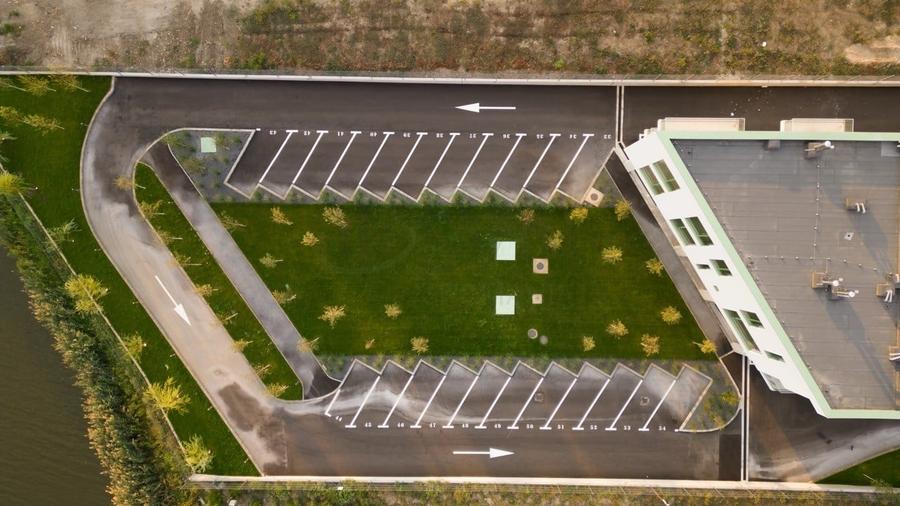 Apartament cu 2 camere semidecomandat în Sisești