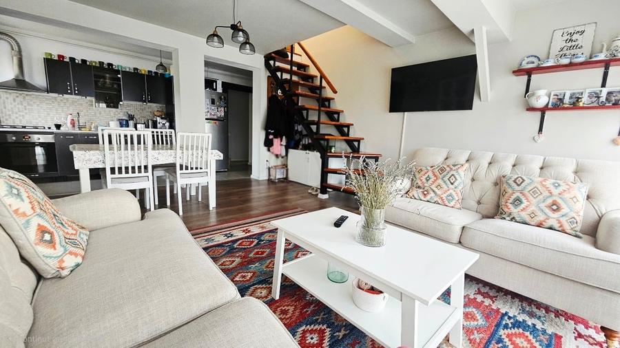Apartament cu 4 camere decomandat, mobilat în Zăvoi