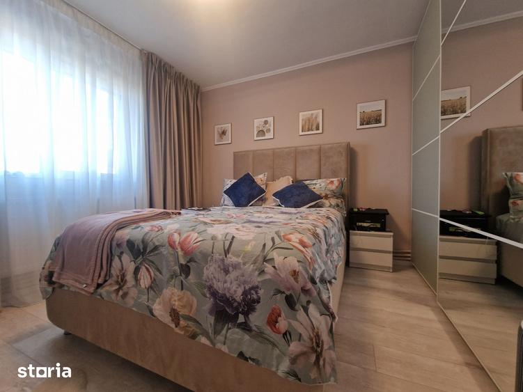 Apartament cu 3 camere decomandat în CET