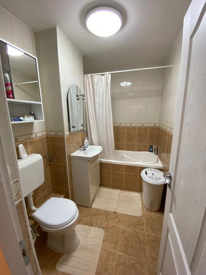 Apartament cu 4 camere decomandat în Rogerius