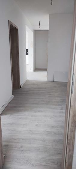 Apartament cu 3 camere decomandat în Moșnița Nouă