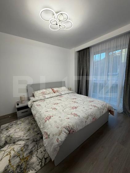Apartament cu 3 camere semidecomandat, mobilat în Florești