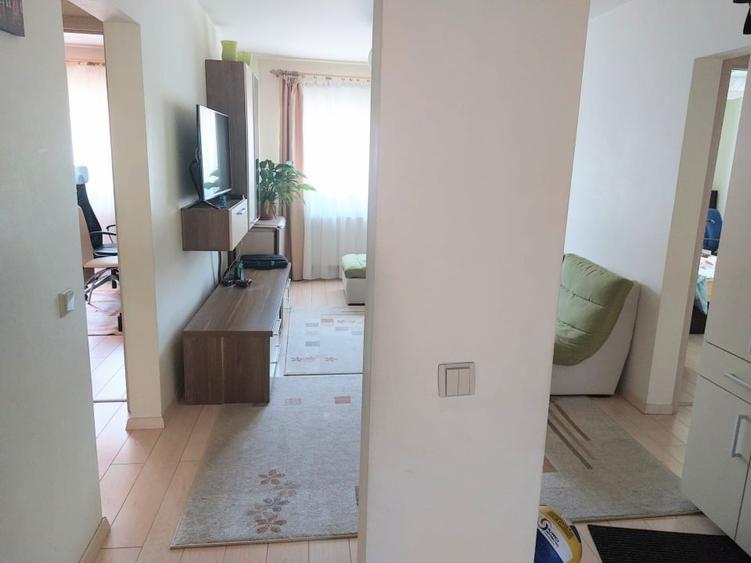 Apartament cu 4 camere decomandat, mobilat în Plopilor