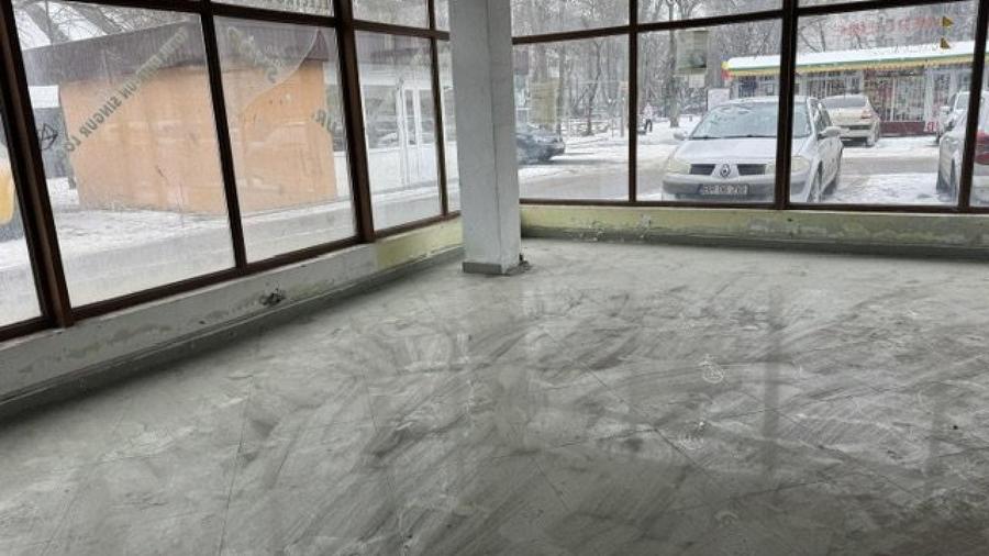 Spațiu comercial, de 200 mp, în Central