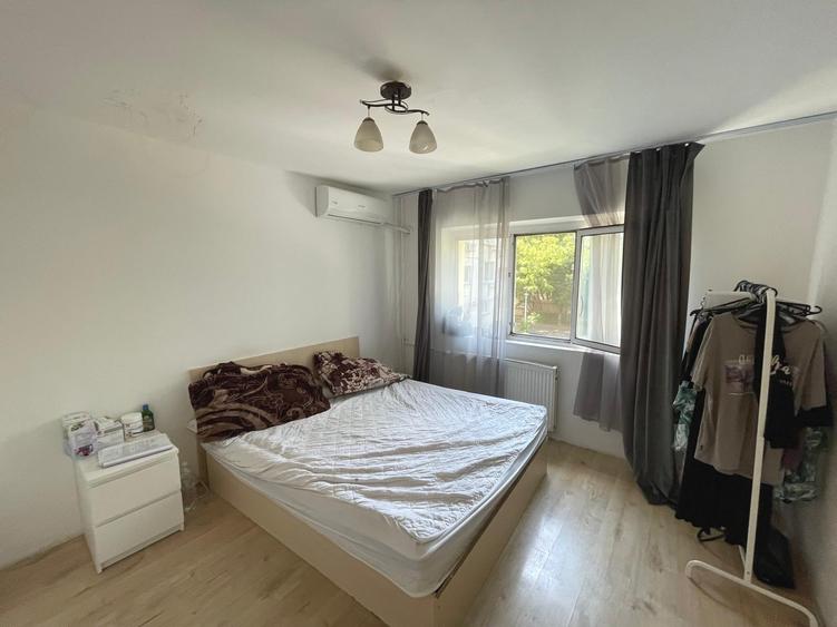 Apartament cu 3 camere decomandat în Militari