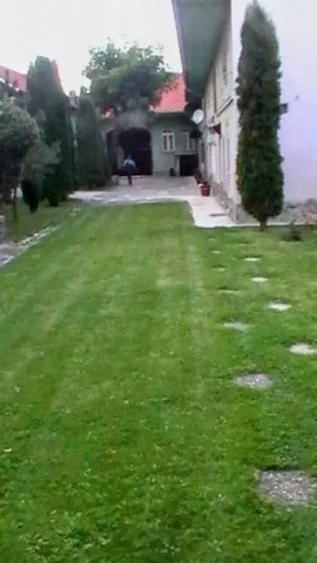 Casă cu 5 camere în Cristian