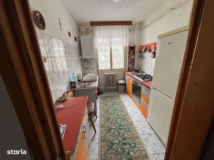 Apartament cu 3 camere decomandat, mobilat în Central