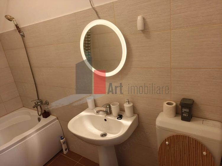 Apartament cu 2 camere semidecomandat în Metalurgiei