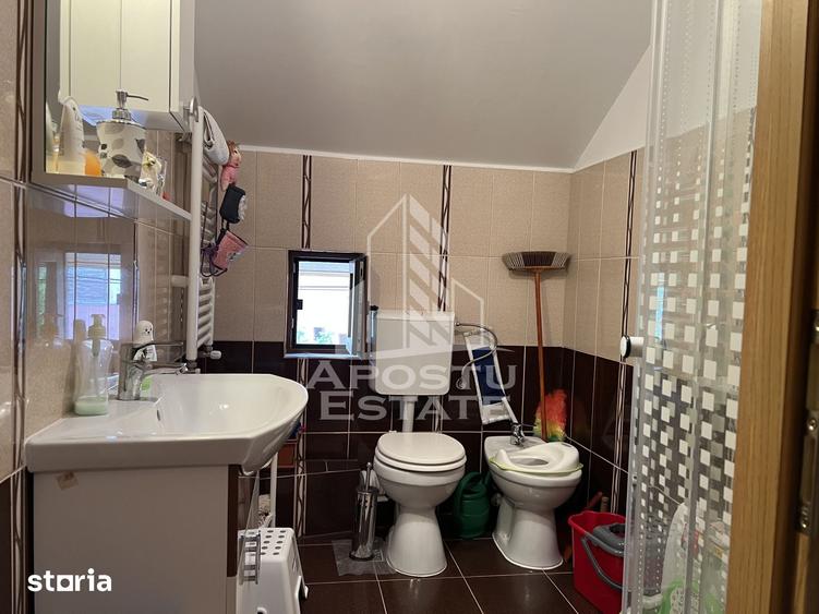 Casă cu 5 camere cu Teren 856 Mp în Sânandrei