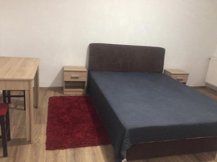 Garsonieră decomandată în Central