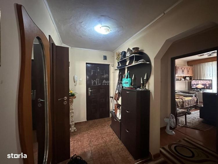 Apartament cu 3 camere decomandat în Central