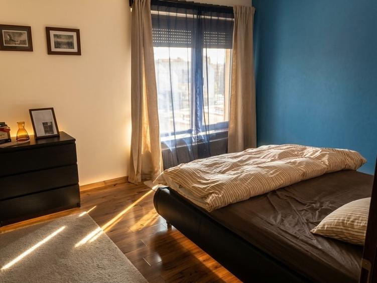 Casă individuală cu 5 camere cu Garaj în Central
