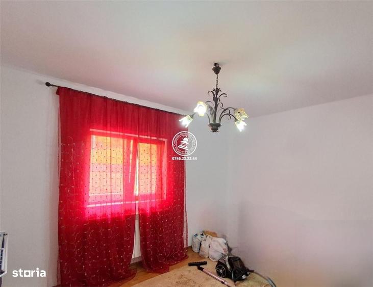 Casă cu 4 camere în Breazu