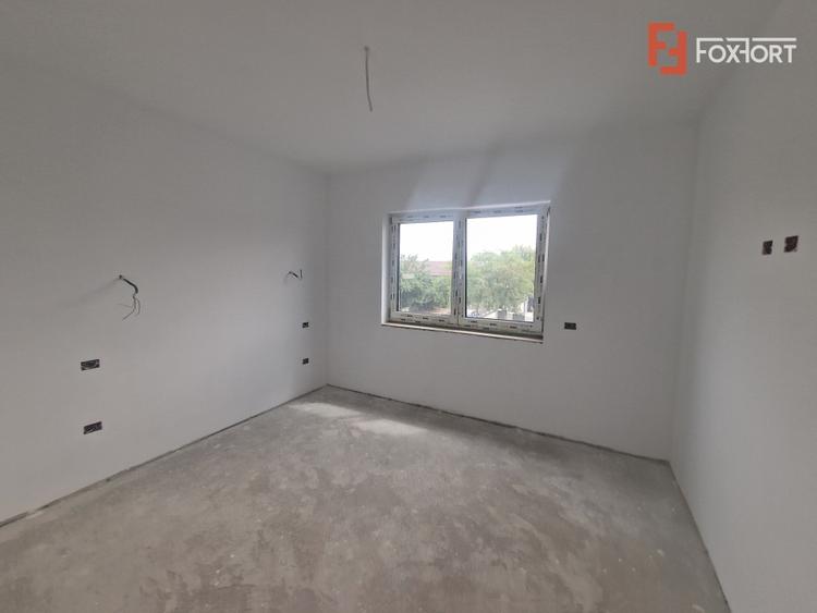 Duplex cu 4 camere cu Canalizare în Moșnița Nouă