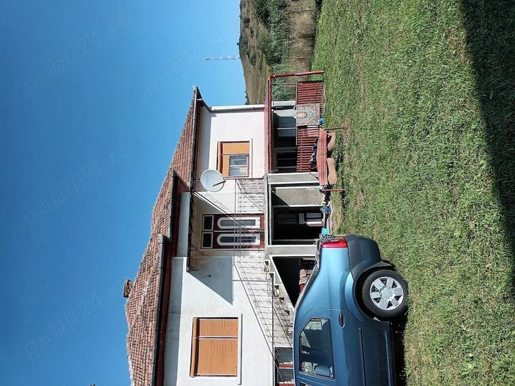 Casă cu 6 camere cu Teren 1000 Mp în Topa Mică