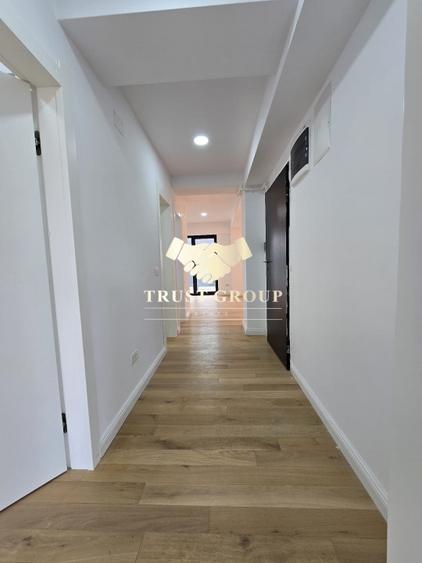 Apartament cu 3 camere decomandat în Polonă