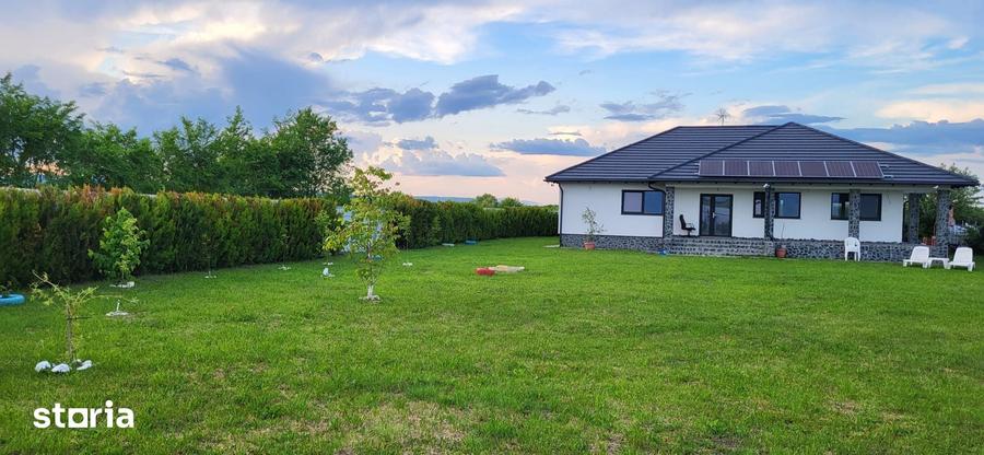 Casă cu 3 camere cu Teren 1400 Mp în Dârste