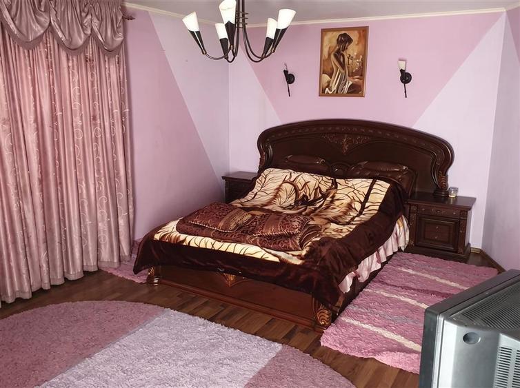 Casă individuală cu 7 camere cu Canalizare în Burdujeni