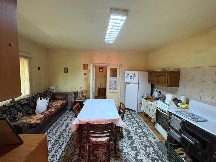 Casa traditionala cu etaj si teren mare in localitatea Bogdan Voda, Maramures - 8