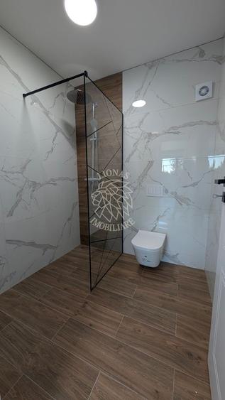 Apartament cu 3 camere decomandat în Calea Moldovei