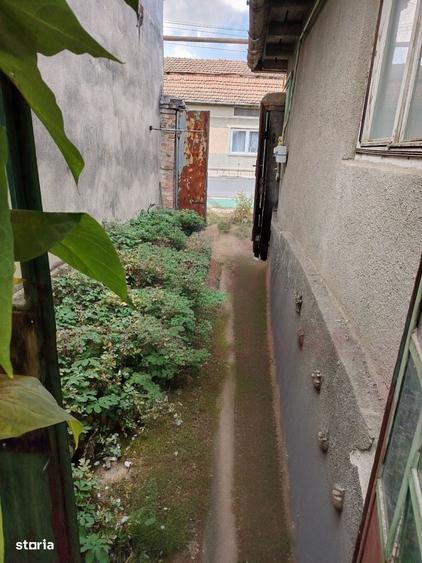 Casă cu 4 camere cu Canalizare în Central