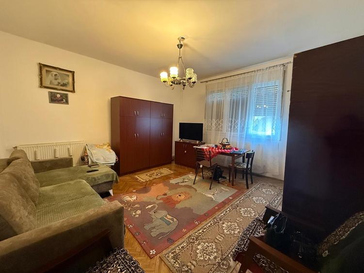 Casă individuală cu 3 camere cu Canalizare în Dâmbul Rotund