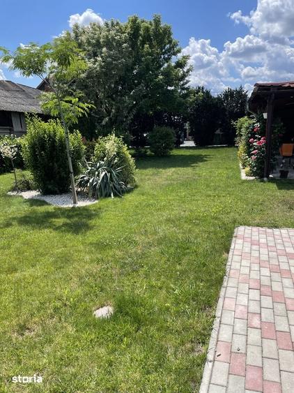 Casă cu 6 camere cu Teren 1359 Mp în Girișu de Criș