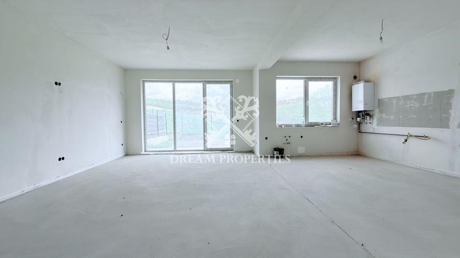Duplex cu 5 camere cu Canalizare în Dezmir