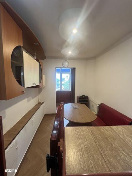 Apartament cu 3 camere decomandat în Lăpuș