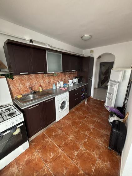 Apartament cu 2 camere decomandat în Hala Centrală