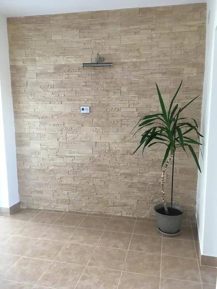 Casă cu 2 camere cu Teren 1640 Mp în Central