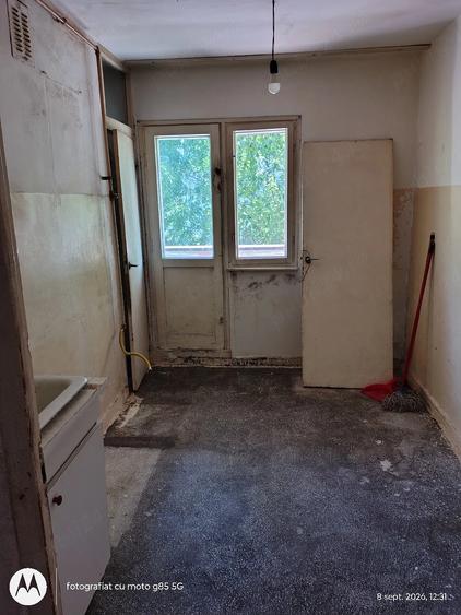 Apartament cu 2 camere decomandat în Exterior Vest
