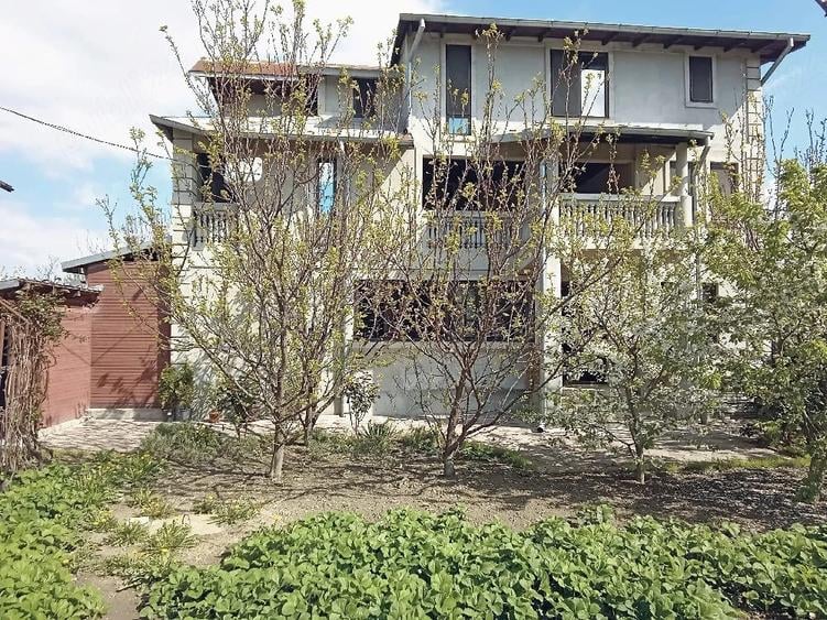 Casă cu 2 camere cu Teren 425 Mp în Măgurele