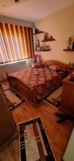 Apartament cu 3 camere decomandat în Exterior Vest