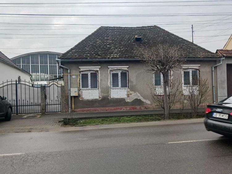 Casă cu 3 camere în Central