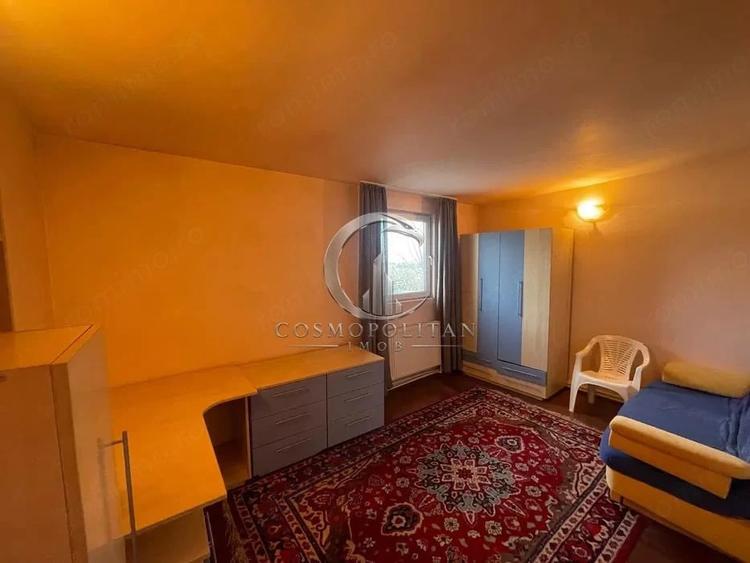 Casă cu 7 camere cu Teren 3200 Mp în Izvoru Dulce (Merei)