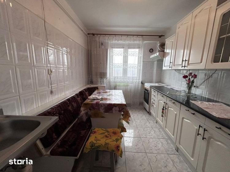 Apartament cu 3 camere decomandat în Brăilița