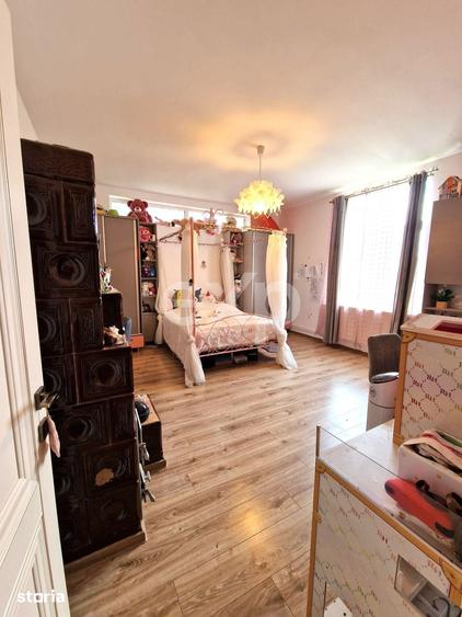 Casă cu 6 camere cu Teren 1500 Mp în Răzvad