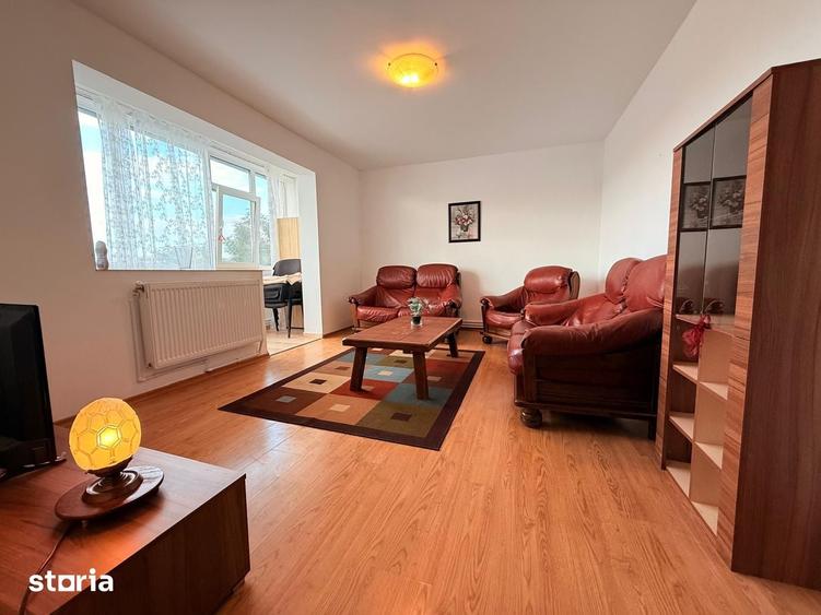 Apartament cu 3 camere decomandat în Podu Roș