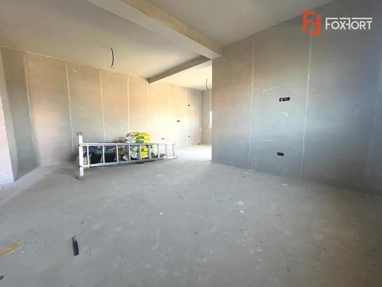 Duplex cu 4 camere cu Canalizare în Moșnița Nouă