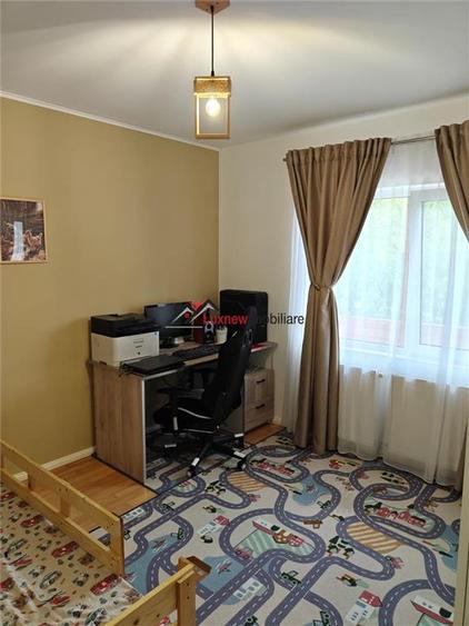 Apartament cu 3 camere semidecomandat, mobilat în Florești