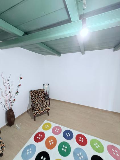 Casă cu 2 camere cu Teren 2204 Mp în Central