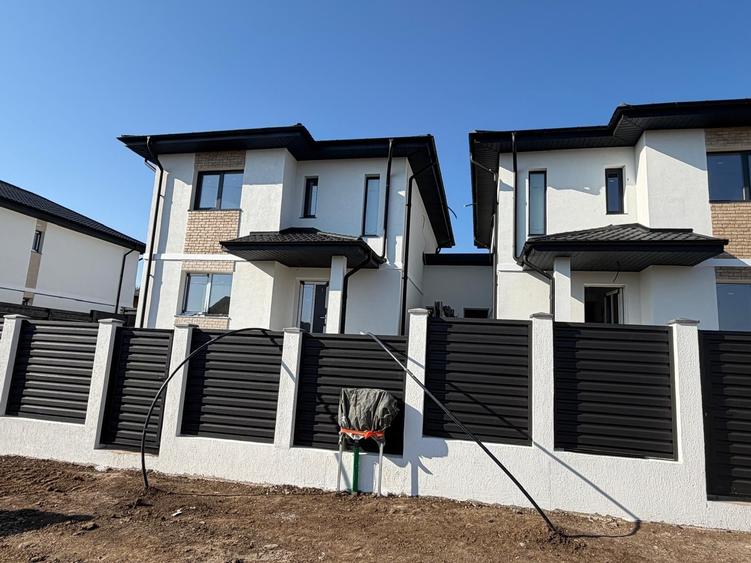 Duplex cu 4 camere cu Canalizare în Horpaz