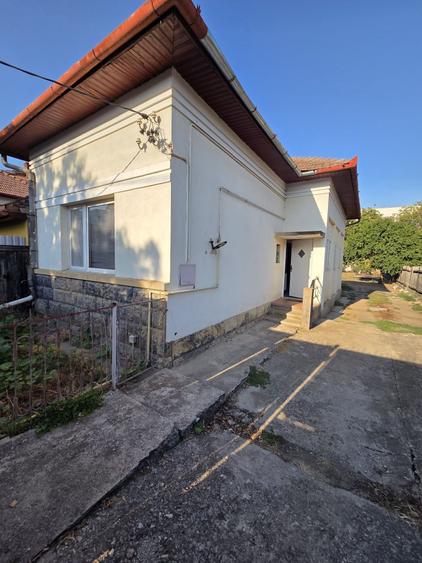 Casă cu 2 camere semidecomandat cu Teren 400 Mp în Gheorgheni
