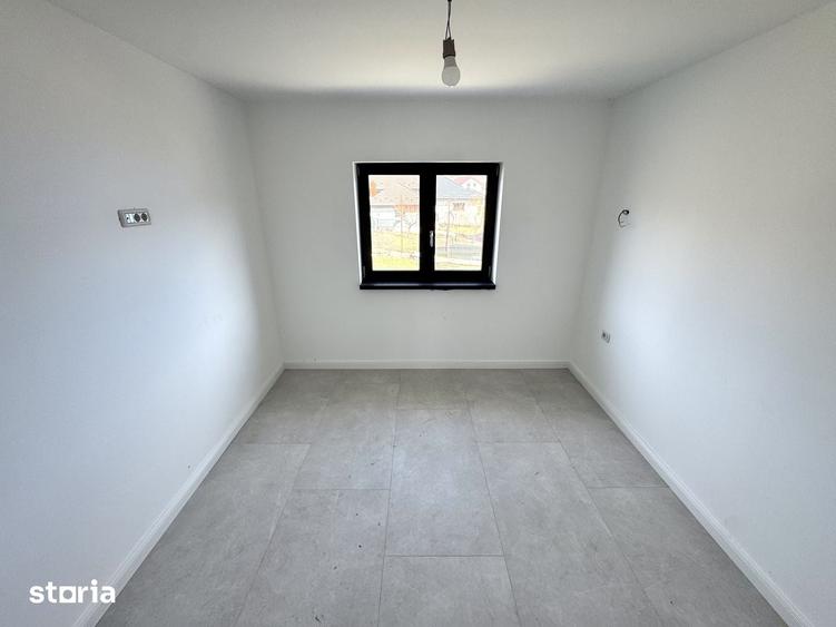 Casă cu 3 camere cu Teren 400 Mp în Tomești