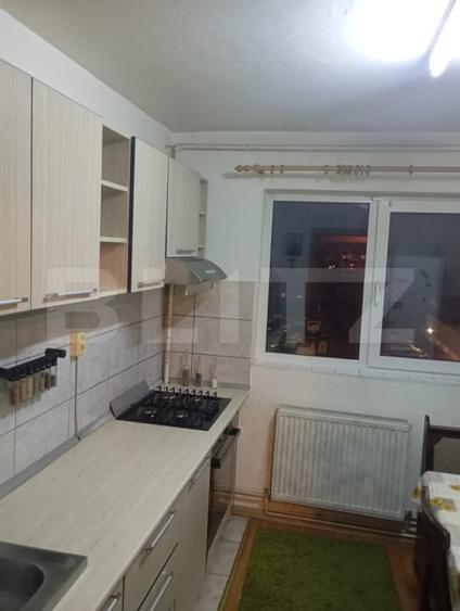 Apartament cu 2 camere semidecomandat, mobilat în Micro 11