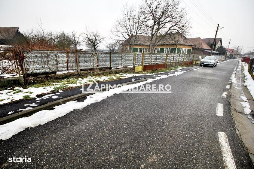 Casă cu 3 camere cu Teren 2700 Mp în Central