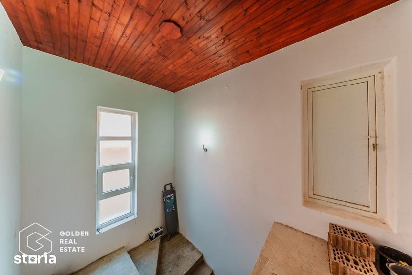 Casă cu 5 camere cu Teren 1878 Mp în Central