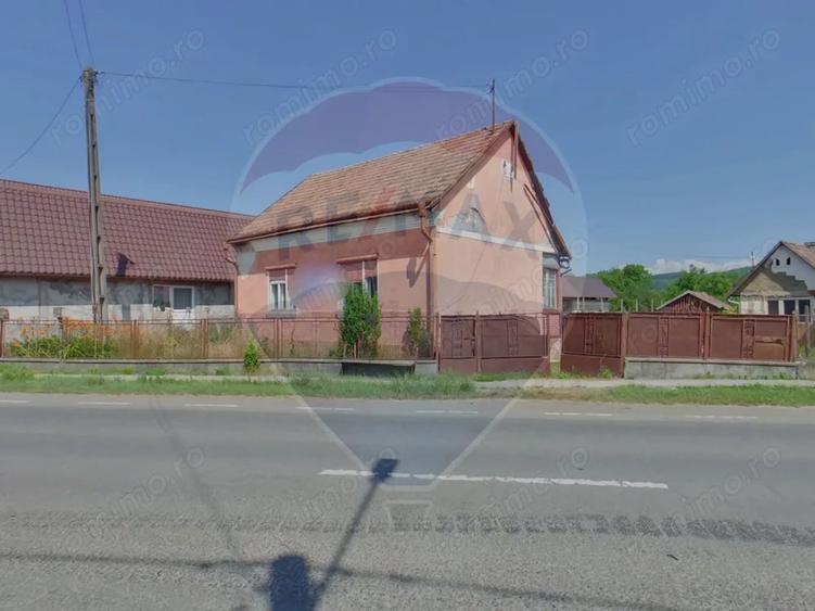 Casă cu 4 camere cu Teren 2732 Mp în Câmpulung la Tisa