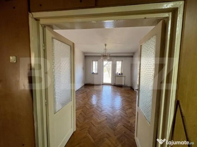 Apartament cu 5 camere decomandat în Semicentral